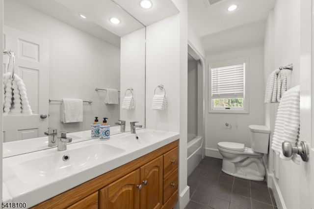 372 Wyoming Ave, Millburn Twp., NJ 07041