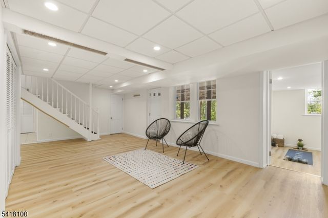 372 Wyoming Ave, Millburn Twp., NJ 07041
