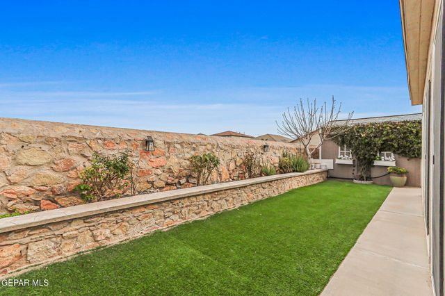 1154 Sylvia Aguilar Street, Horizon City, TX 79928