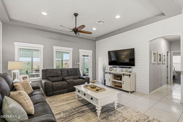 1154 Sylvia Aguilar Street, Horizon City, TX 79928