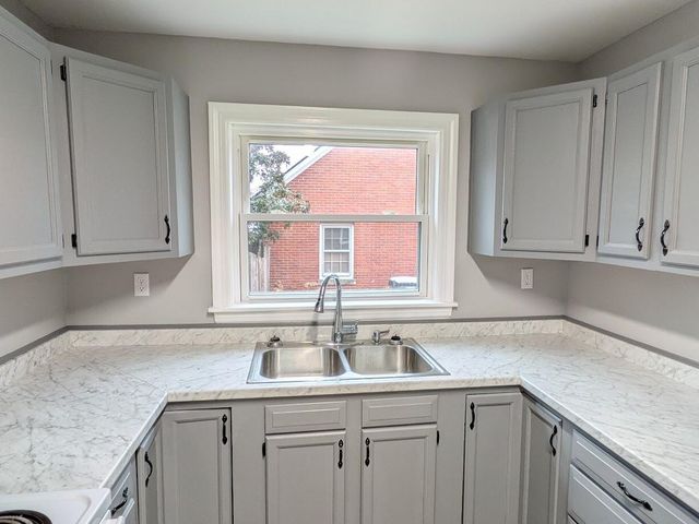 280 Burke Road, Lexington, KY 40511