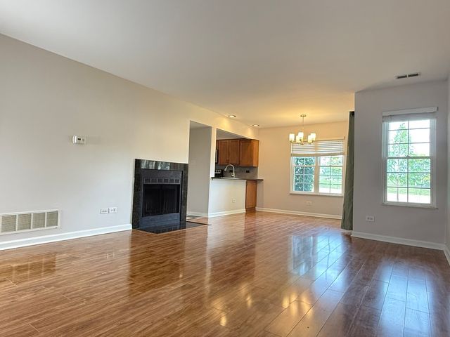1757 Eastwood Court 4, Schaumburg, IL 60195