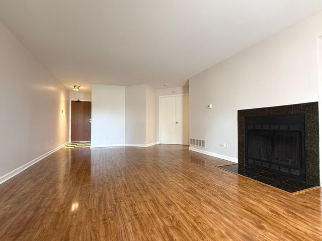 1757 Eastwood Court 4, Schaumburg, IL 60195