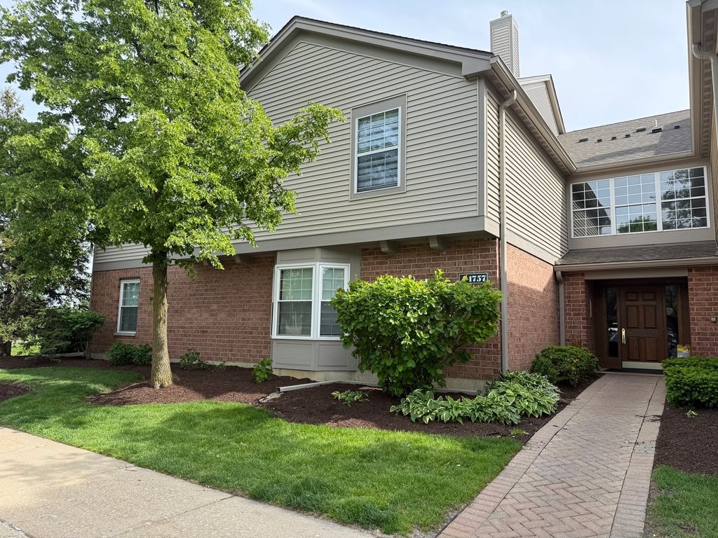 1757 Eastwood Court 4, Schaumburg, IL 60195