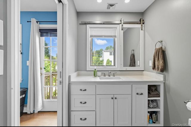 12 Crestview Drive, White Plains, NY 10604