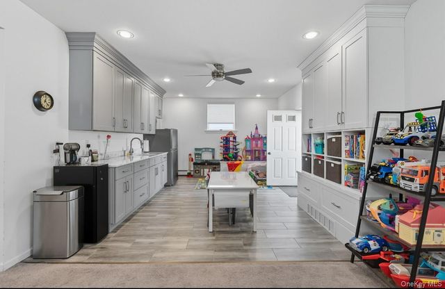 12 Crestview Drive, White Plains, NY 10604