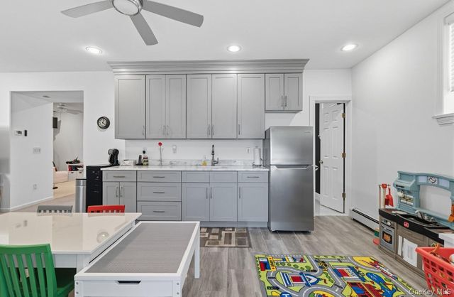 12 Crestview Drive, White Plains, NY 10604