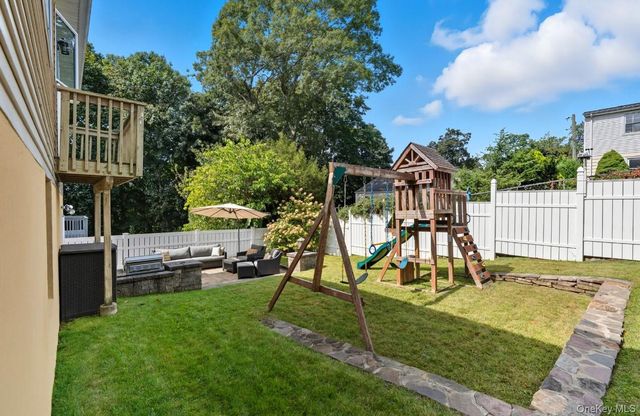 12 Crestview Drive, White Plains, NY 10604