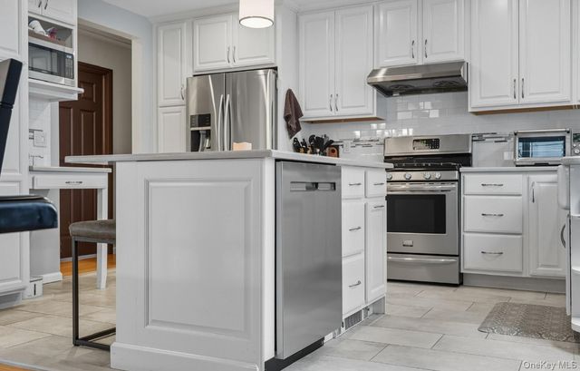 12 Crestview Drive, White Plains, NY 10604