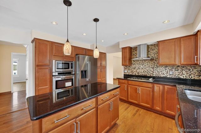 7065 Epping Drive, Canton, MI 48187