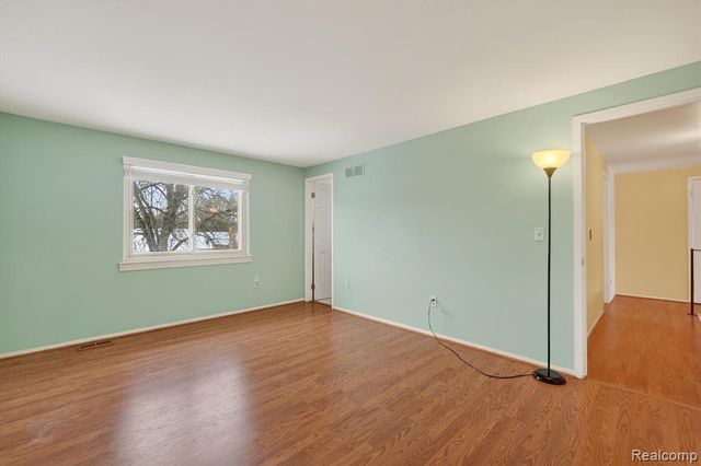 7065 Epping Drive, Canton, MI 48187