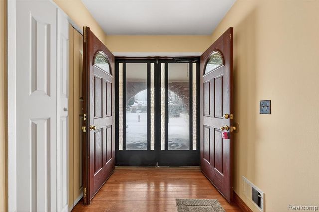 7065 Epping Drive, Canton, MI 48187