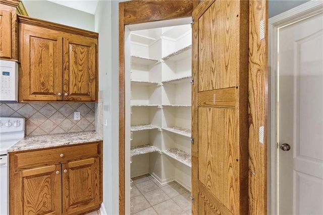 14335 KESSLER Street, Overland Park, KS 66221