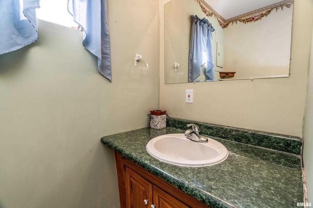 5378 CENTER Street, Mulkeytown, IL 62865