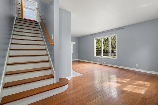 8549 Greenwood Avenue, Munster, IN 46321