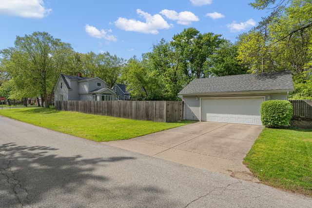 8549 Greenwood Avenue, Munster, IN 46321