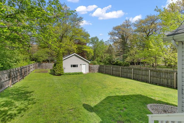 8549 Greenwood Avenue, Munster, IN 46321