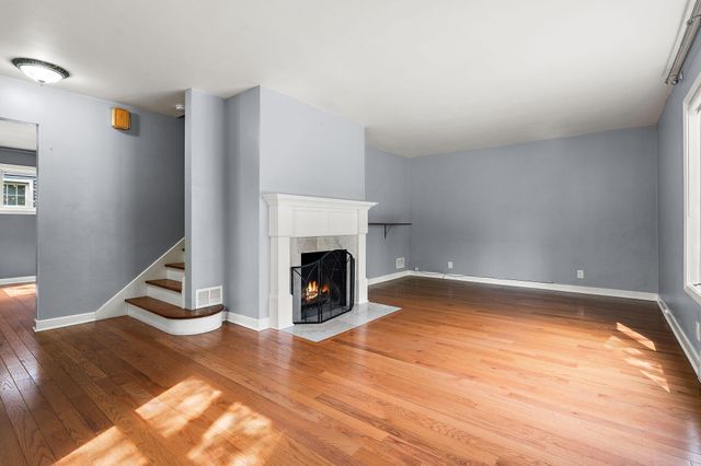 8549 Greenwood Avenue, Munster, IN 46321
