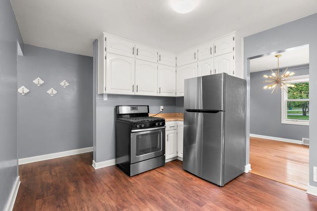 8549 Greenwood Avenue, Munster, IN 46321