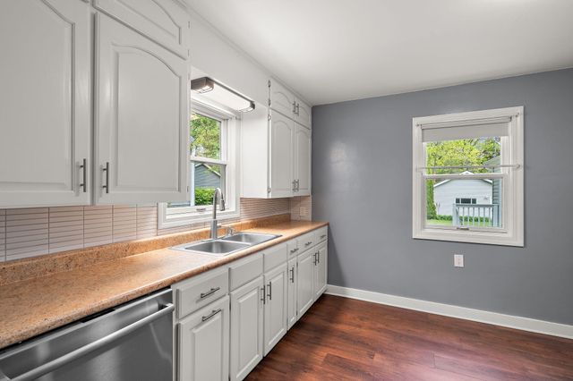 8549 Greenwood Avenue, Munster, IN 46321