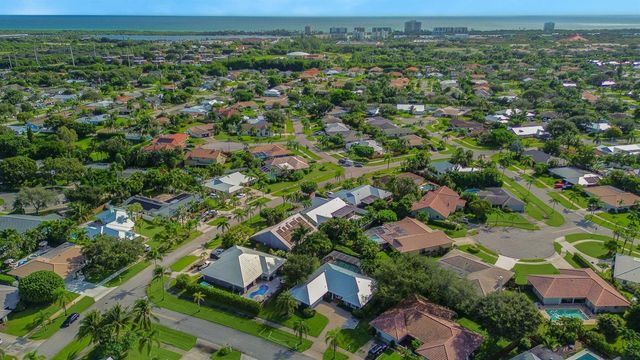 52 Birch Place, Tequesta, FL 33469