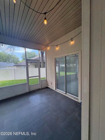 86005 MAPLE LEAF Place, Yulee, FL 32097