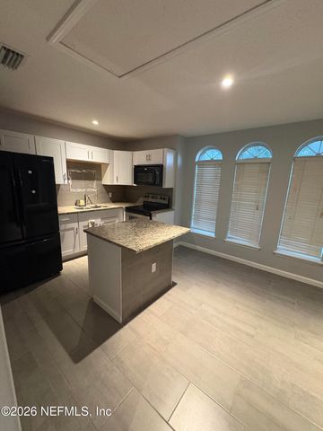 86005 MAPLE LEAF Place, Yulee, FL 32097