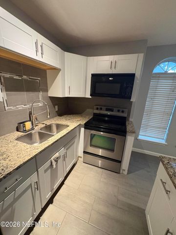 86005 MAPLE LEAF Place, Yulee, FL 32097