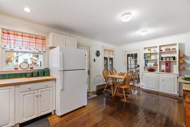 124 Prescott St, Reading, MA 01867