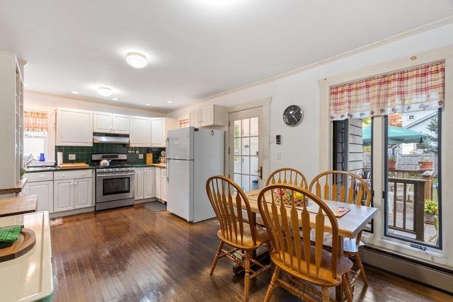 124 Prescott St, Reading, MA 01867