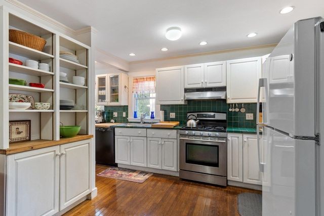 124 Prescott St, Reading, MA 01867