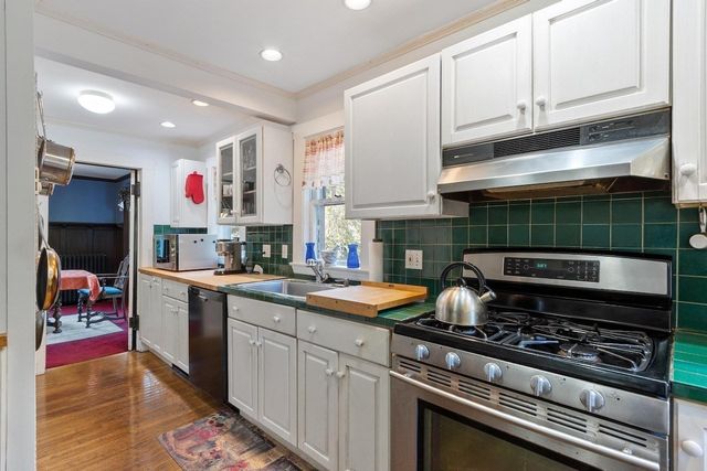 124 Prescott St, Reading, MA 01867