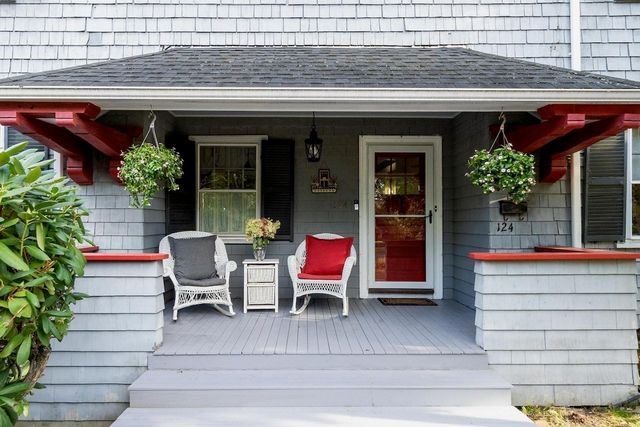 124 Prescott St, Reading, MA 01867