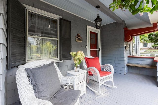 124 Prescott St, Reading, MA 01867