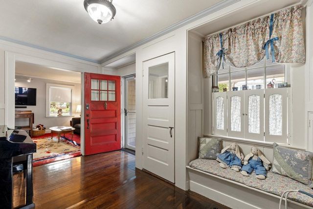 124 Prescott St, Reading, MA 01867