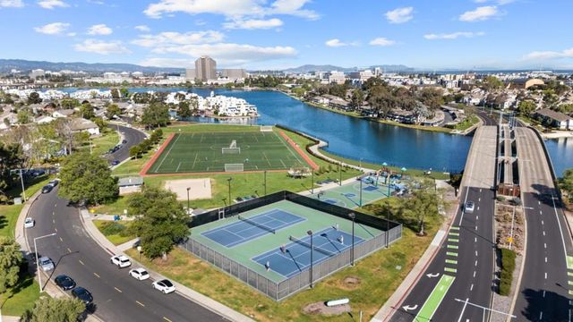 817 Peary Lane, Foster City, CA 94404