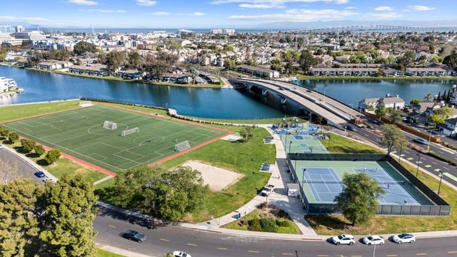 817 Peary Lane, Foster City, CA 94404