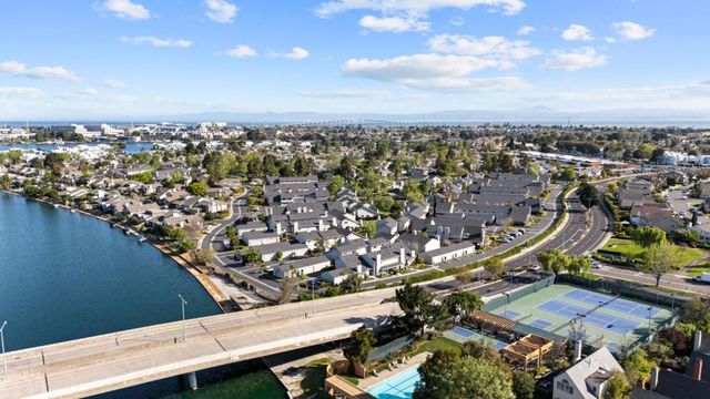 817 Peary Lane, Foster City, CA 94404