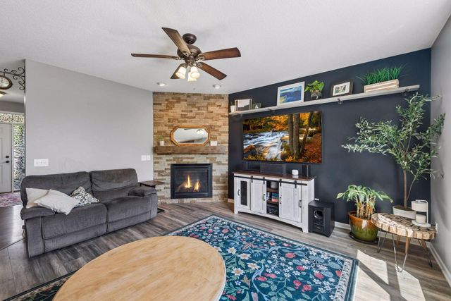 1113 Prairie View Lane, Waconia, MN 55387