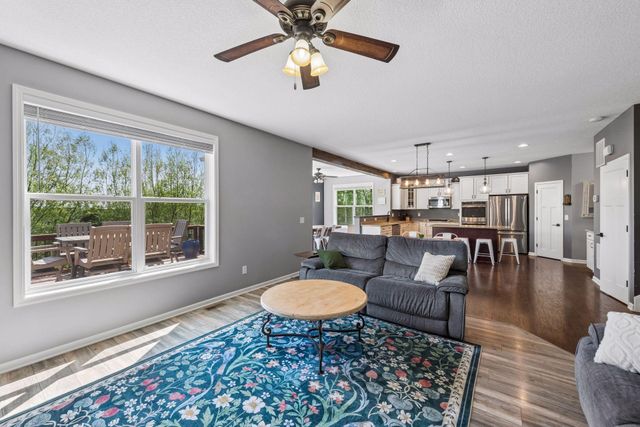 1113 Prairie View Lane, Waconia, MN 55387