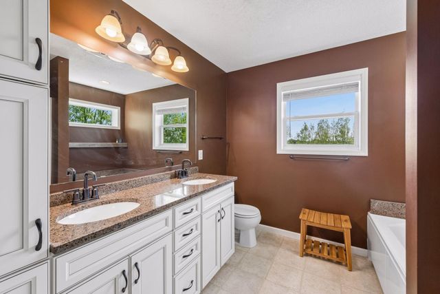 1113 Prairie View Lane, Waconia, MN 55387