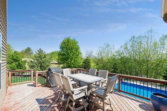1113 Prairie View Lane, Waconia, MN 55387