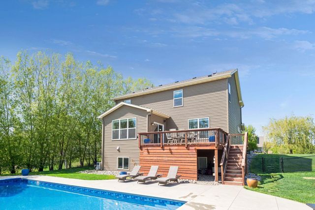 1113 Prairie View Lane, Waconia, MN 55387