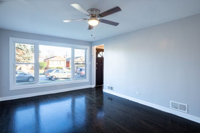 12618 S Justine Street, Calumet Park, IL 60827