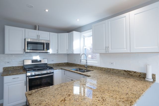 12618 S Justine Street, Calumet Park, IL 60827