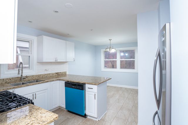 12618 S Justine Street, Calumet Park, IL 60827