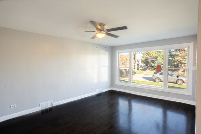 12618 S Justine Street, Calumet Park, IL 60827