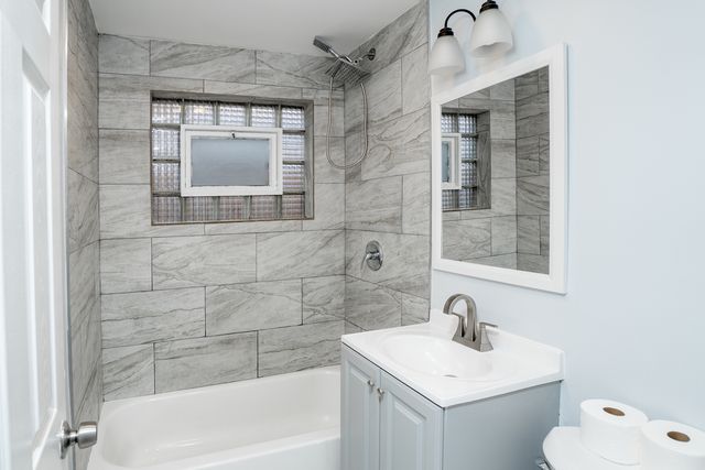 12618 S Justine Street, Calumet Park, IL 60827