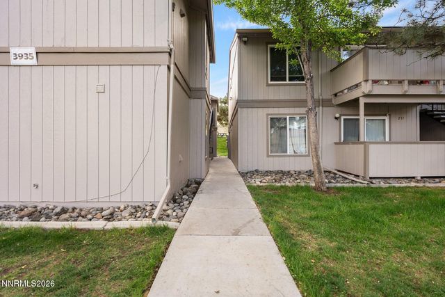3935 Clear Acre Lane APT 211, Reno, NV 89512