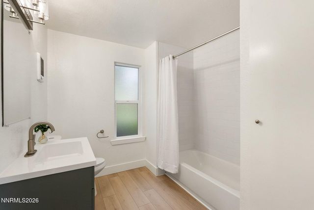 3935 Clear Acre Lane APT 211, Reno, NV 89512